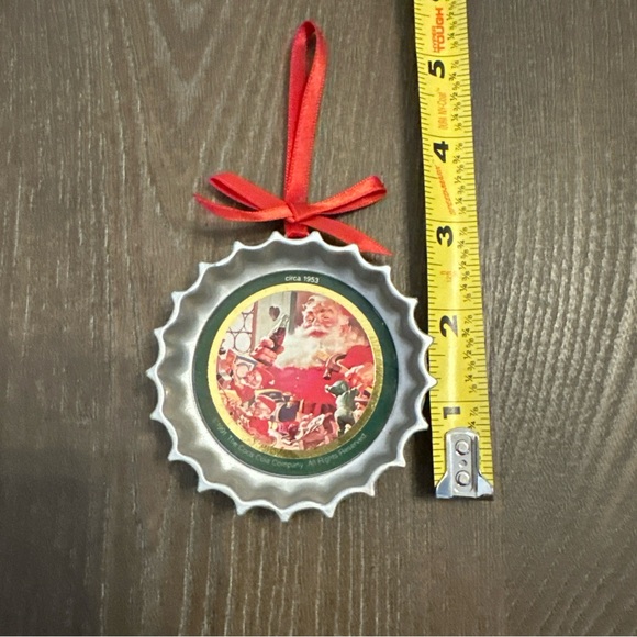 SOLD - Vintage 1991 Santa Claus Coca Cola Lid Ornament Christmas‎ Decoration - Picture 5 of 6